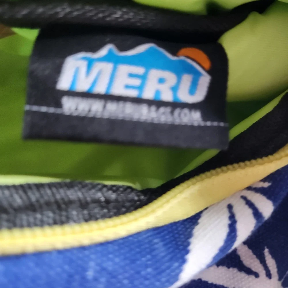MERU Sling‎ Bag Backpack Blue White Leaf Pattern Trippy Crossbody Day Pack